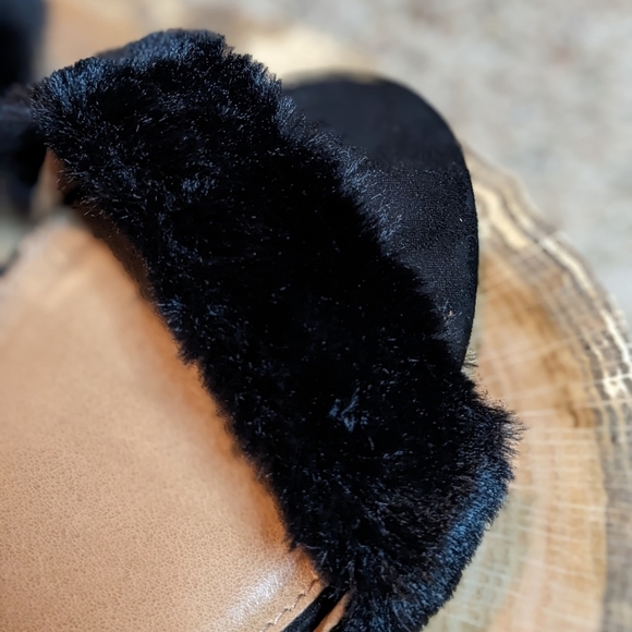 HOLIDAY Sexy Suede & Faux Fur Heel with Ankle Strap Sliver Buckle EUC! SZ 8.5 - Picture 4 of 11